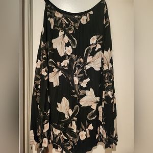 ♡ DKNY floral skirt black and cream